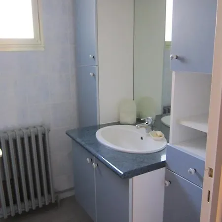 Apartment Carcur Pour 4 Personnes Avec Vue A Carqueiranne